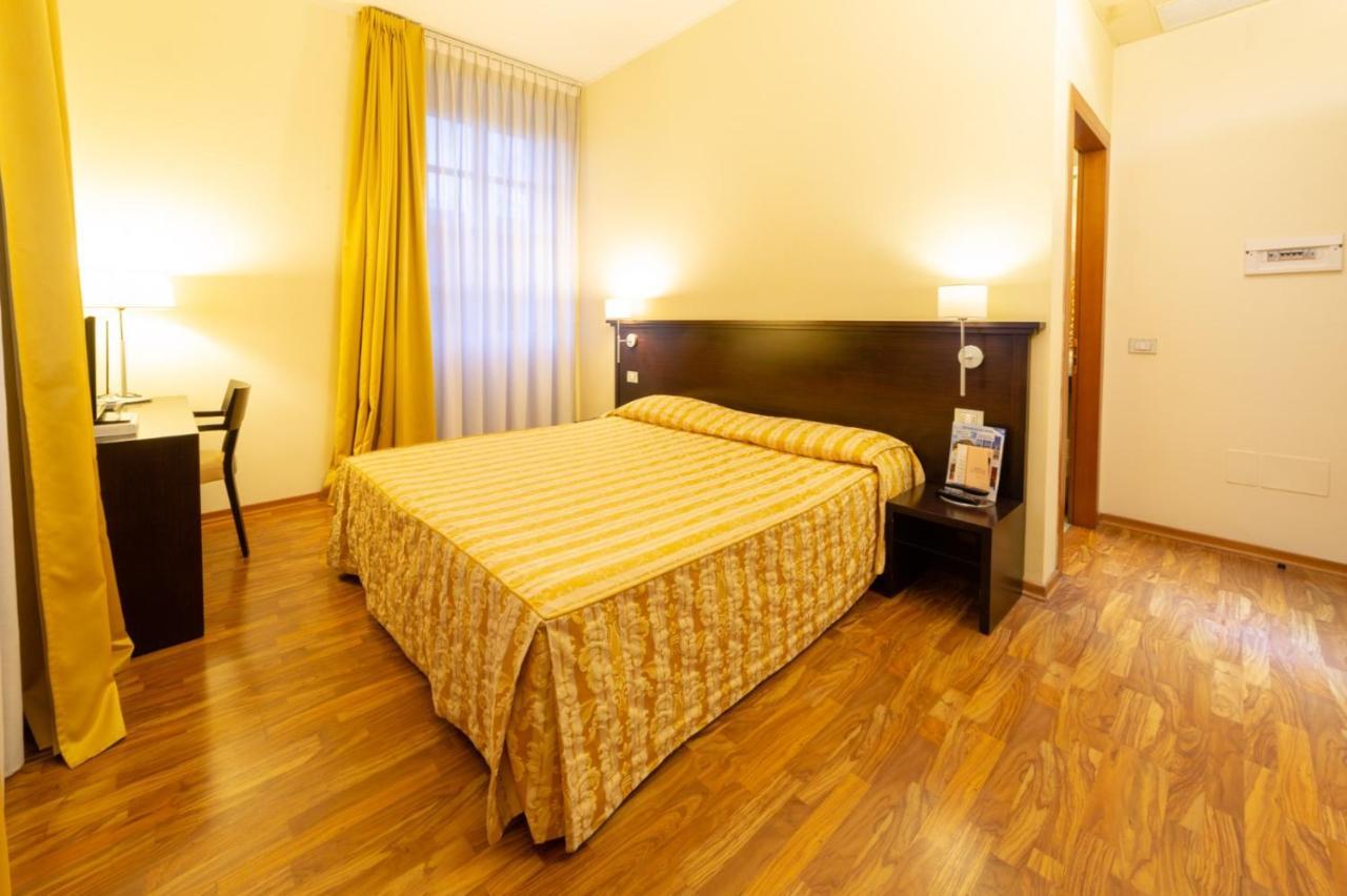 Hotel Due Colonne Cagliari Esterno foto
